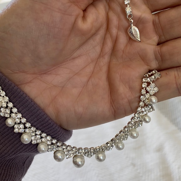 Faux pearl and diamond earring and necklace set - Picture 4 of 5